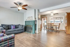 Lakefront Home w/ Views, 7 Mi to Dtwn Paw Paw - Interiør