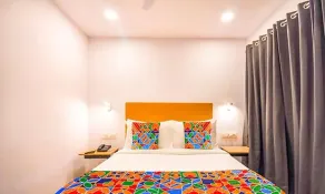 FabHotel Heera Holiday Inn - Quarto