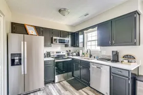 Inviting Bowling Green Escape w/ Smart Tvs! - Intérieur