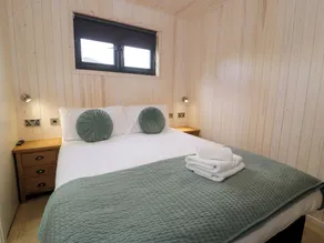 Enia - Room