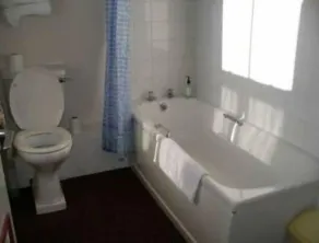 OYO La Spada Boutique Hotel - Bathroom