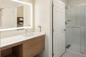 Staybridge Suites Minneapolis-Maple Grove by IHG - Salle de bain