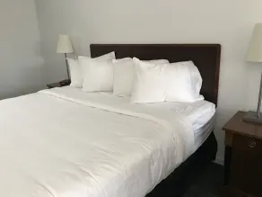 Grand Traverse Motel - Room