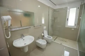 Hotel Lusini - Bathroom