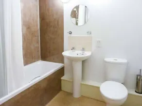 The Clamshell - Bagno