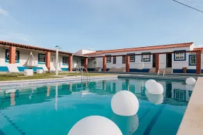 Zulla Nazaré Surf Village  - Pool