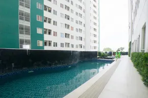 RedDoorz Apartment near Bundaran Satelit Surabaya - Piscina