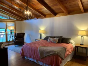 Luxury Riverside Estate - 3BR Home or 1BR Cottage or BOTH - Sleeps 14 - Swim, fish, relax, refresh - Zimmer