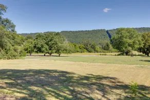 Fish & Explore: Wooded Lake Guntersville Retreat - Innenbereich