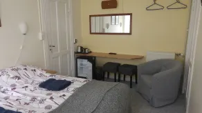 Guesthouse Sólgarðar - Værelse