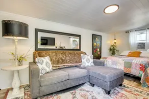 Couple's Retreat w/ Creek Access in Rogersville - Interior
