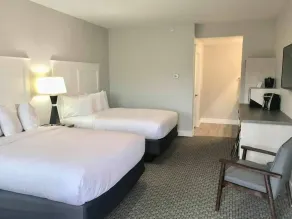 Empire Lakeshore Inn - Room