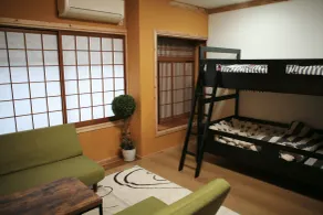Maru House - Hostel - Camera