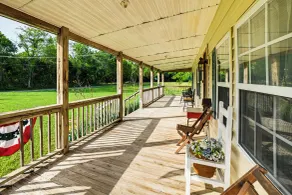 Peaceful Mcewen Home w/ Spacious Yard! - Interior