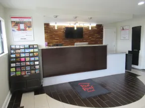 Red Roof Inn Walton, KY - Richwood - Cincinnati Airport South - Salón en el vestíbulo