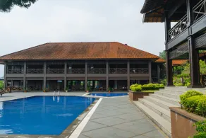 RedDoorz Premium @ Lido Sukabumi - Pool