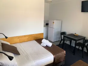Baths Motel Moree - Room