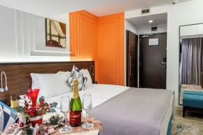 Handwritten Collection-Bucharest Unirii Square - Chambre