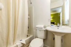 Motel 6 San Rafael, CA - Baño