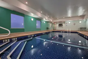 Holiday Inn Express & Suites Carlisle - Harrisburg Area by IHG - Piscina
