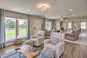 1 Mi to Marina & Golf: Bismarck Home w/ Fire Pit! - Interior