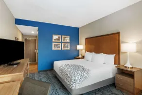 La Quinta Inn & Suites by Wyndham Kansas City Beacon Hill - Chambre