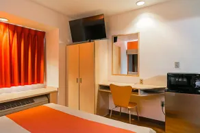 Motel 6-Sycamore, IL - Room