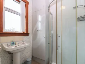 Thain House - Bathroom