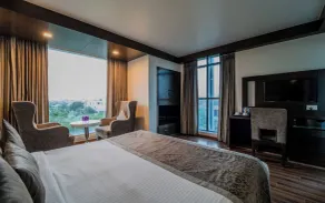 Hotel Aditya Park Regent - Quarto