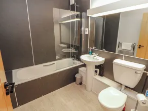 Mallard Cottage - Bathroom