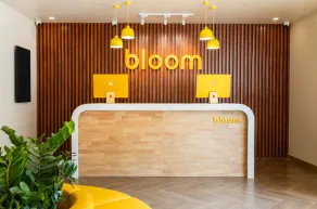 Bloom Hub l WEH Andheri - Reception