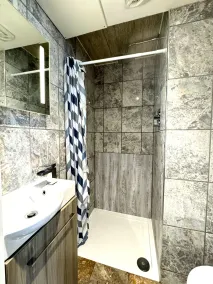 Riverside Hotel - Bathroom
