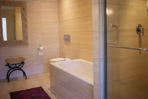 5 Seasons Guest House - Bathroom