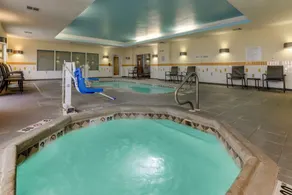 Fairfield Inn and Suites Hutchinson - Piscine