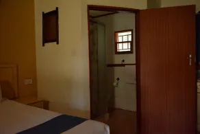 Three Tree Hotel - Bathroom