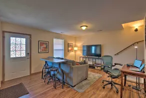 Cozy Cedar Rapids Pad - 2 Blocks to Mercy Care! - Interior