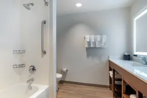 Comfort Suites Grandview - Kansas City - Salle de bain