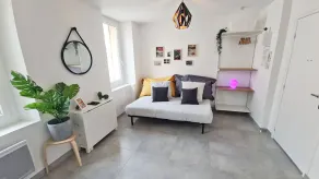 GregBnb - CLIMATISÉ - Studio 23m2- WiFi Fibre - 10 min à pied Gare - ΔΔΔ - Chambre