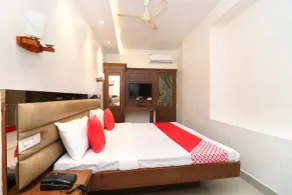 OYO 30593 Heritage Corner - Room
