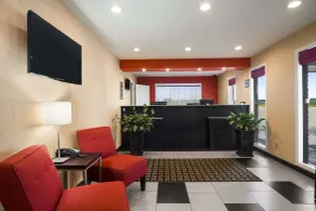 Super 8 by Wyndham Henryetta - Lobby