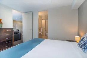 Esplanade Apartments - Zimmer