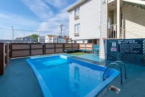 Hotel Charlee Villas by the Beach - Piscine