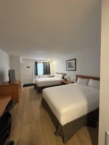 SERENITY INN AND SUITES - Zimmer