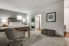 Hampton Inn & Suites North Dallas Central Expy - Chambre