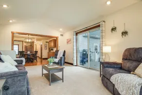 4 Mi to the Amish Village: Spacious Home w/ Deck! - Interiör