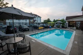 TownePlace Suites Columbus Airport Gahanna - Piscine