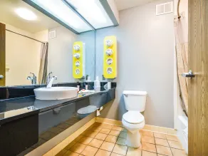 OYO Townhouse Inn Jacksonville near Little Rock Air Force Base - Salle de bain