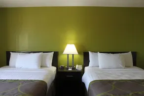AmericInn by Wyndham West Burlington - Chambre