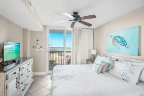 Pelican Beach Resort by DestinGetAway - Chambre