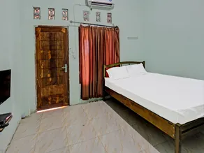 Hotel O Homestay Bang HajiNearLapangan Penujak ( Inen Gonggang) - Room